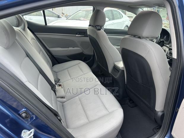 Hyundai Elantra 2018 Blue