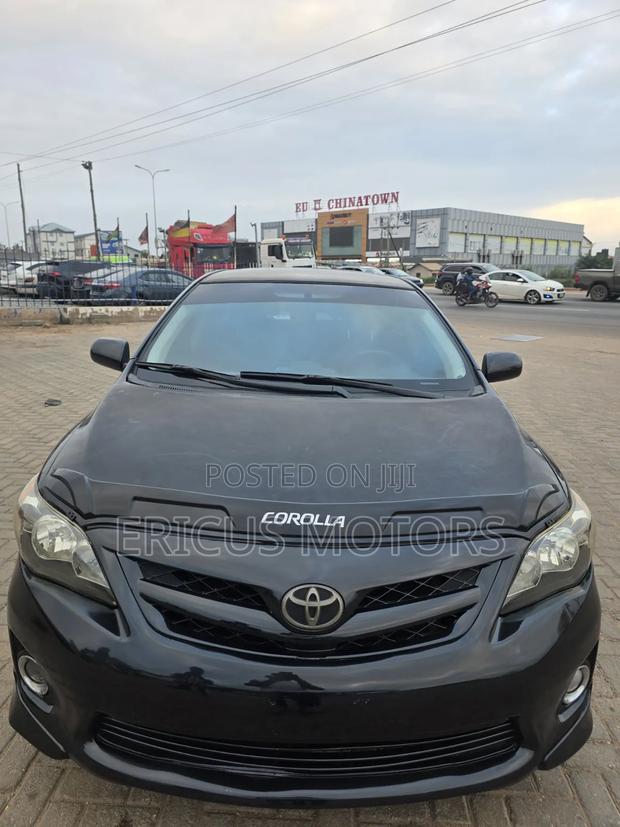 Toyota Corolla 2012 Black