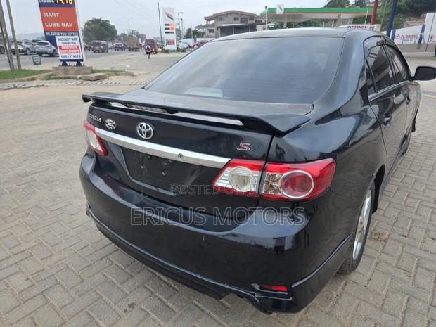 Toyota Corolla 2012 Black