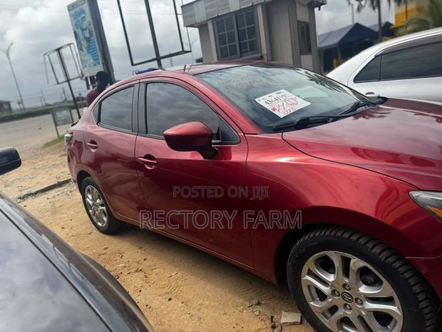 Toyota Yaris iA 1.5 FWD 2018 Burgundy