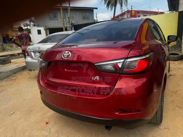 Toyota Yaris iA 1.5 FWD 2018 Burgundy