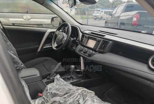 Toyota RAV4 2018 White