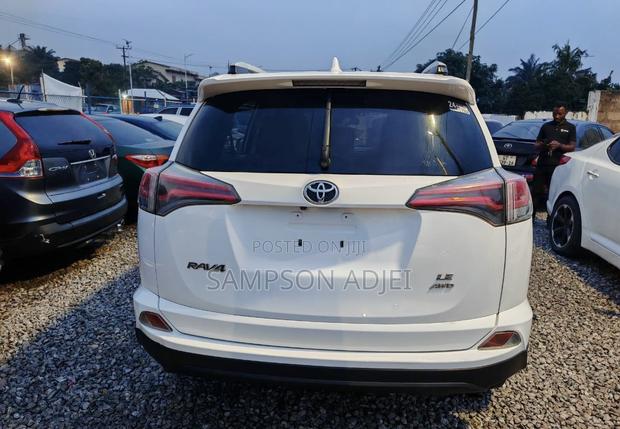 Toyota RAV4 2018 White