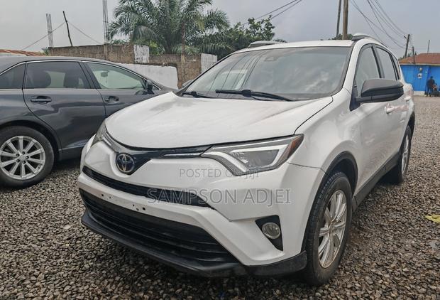 Toyota RAV4 2018 White