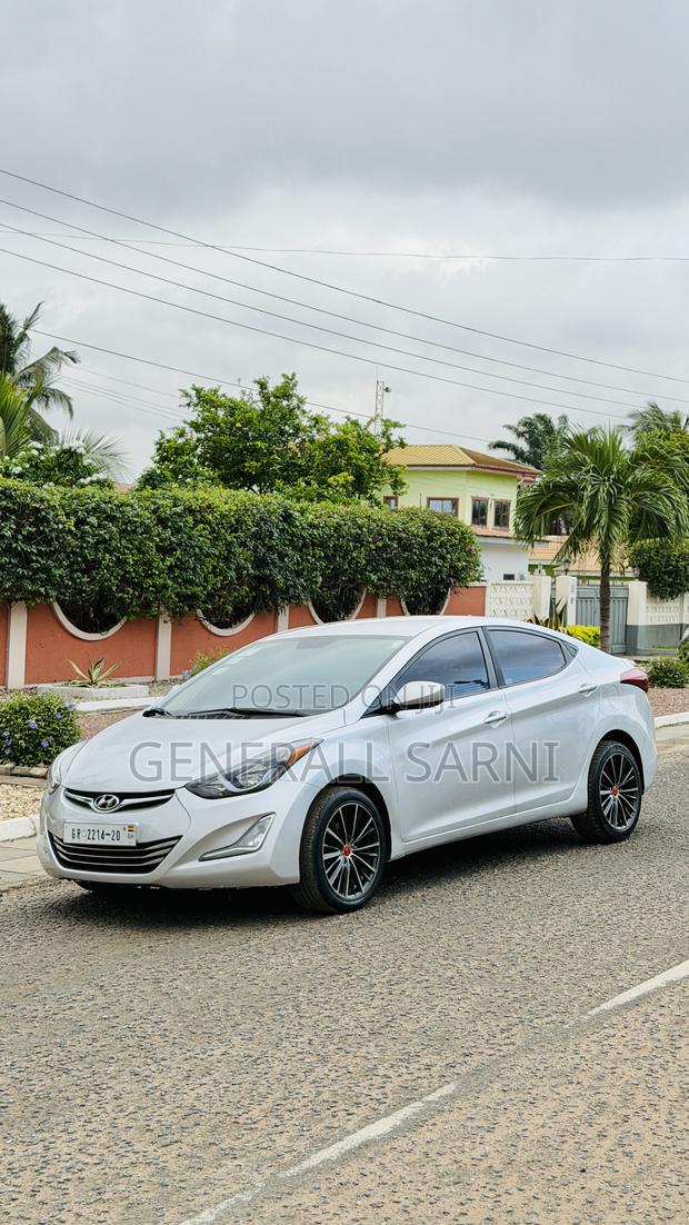 Hyundai Elantra Limited 4dr Sedan (1.8L 4cyl 6A) 2015 Gray