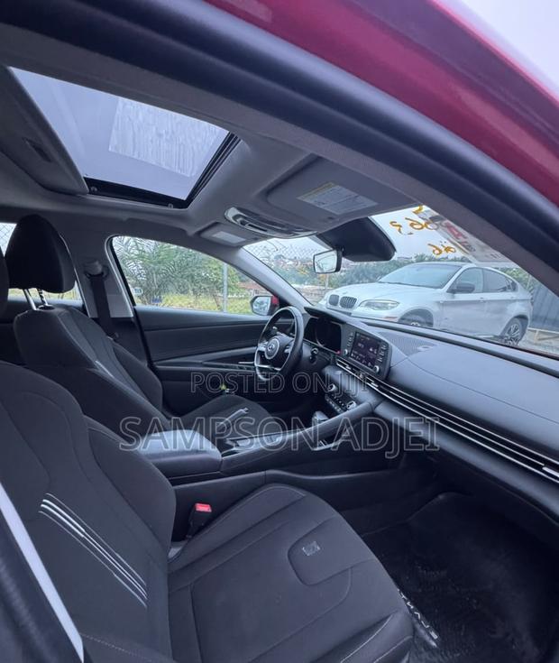 Hyundai Elantra 2021 Red