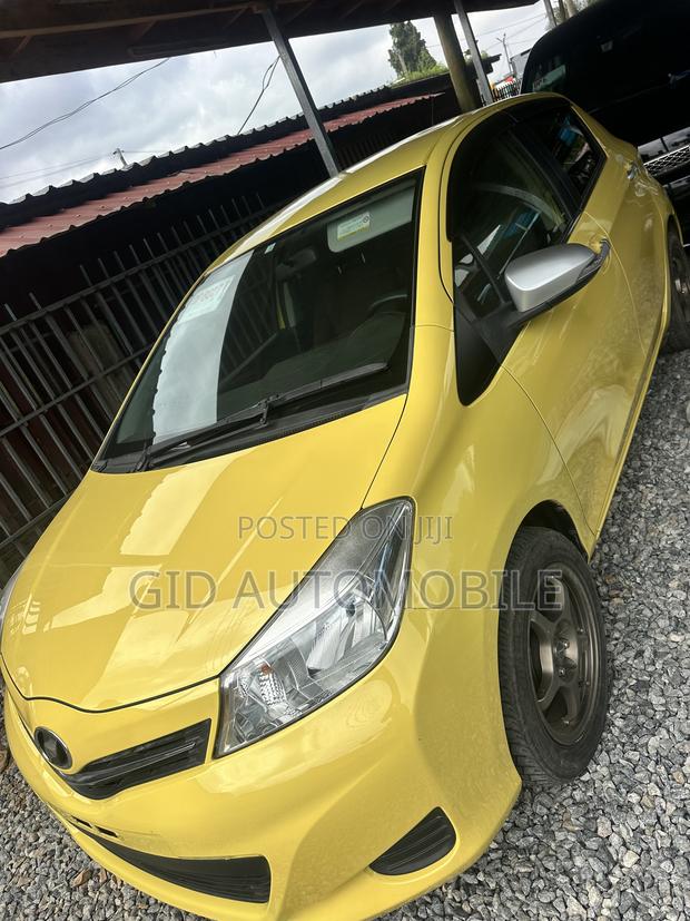 Toyota Vitz 2012 Yellow