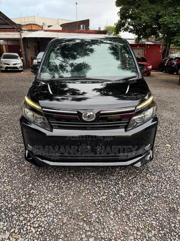 Toyota Voxy 2015 Matt Black