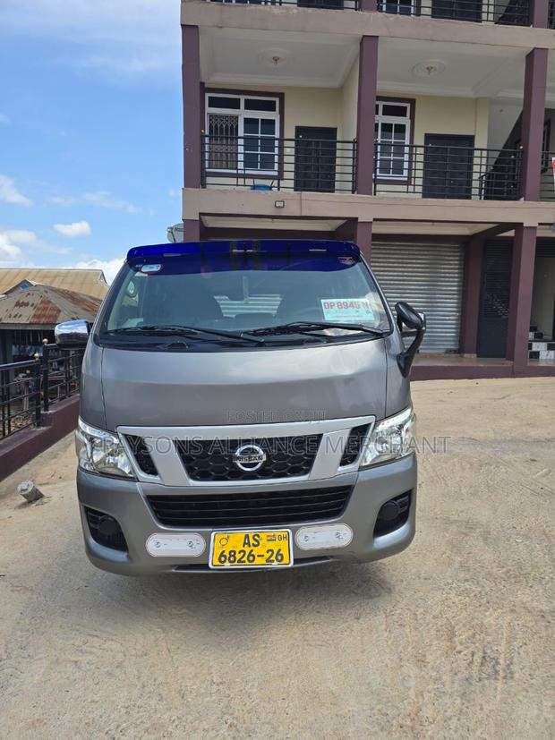 Nissan Caravan 2014 Gray