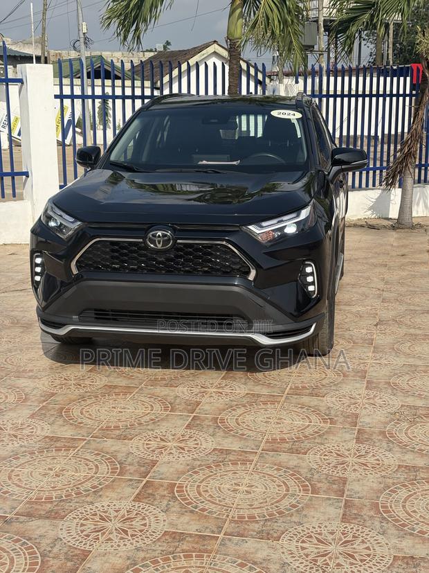 Toyota RAV4 XLE AWD 2024 Black