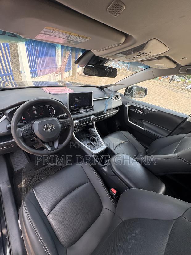Toyota RAV4 XLE AWD 2024 Black
