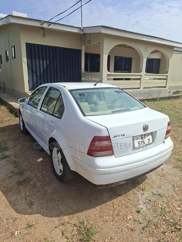 Volkswagen Jetta 2002 White