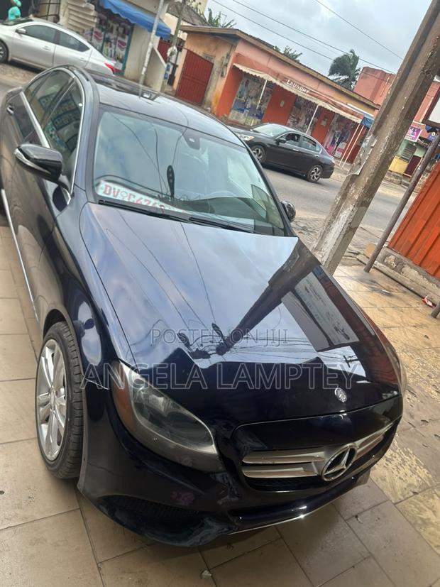 Mercedes-Benz C300 2015 Blue
