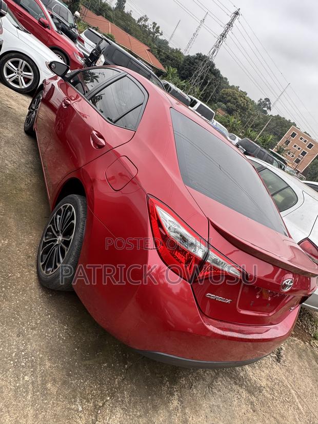 Toyota Corolla 2016 Red
