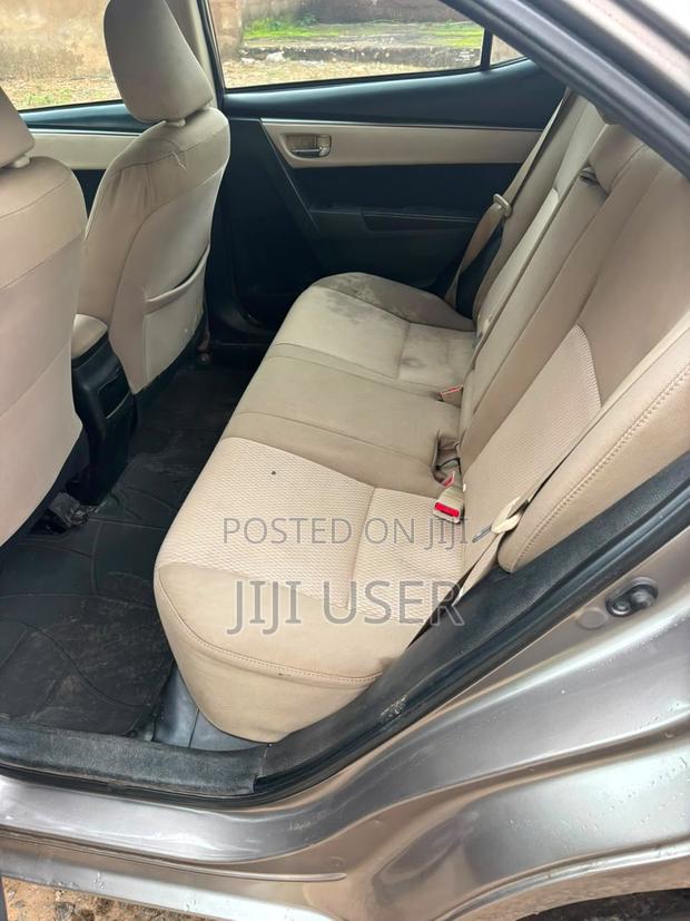 Toyota Corolla 2015 Brown