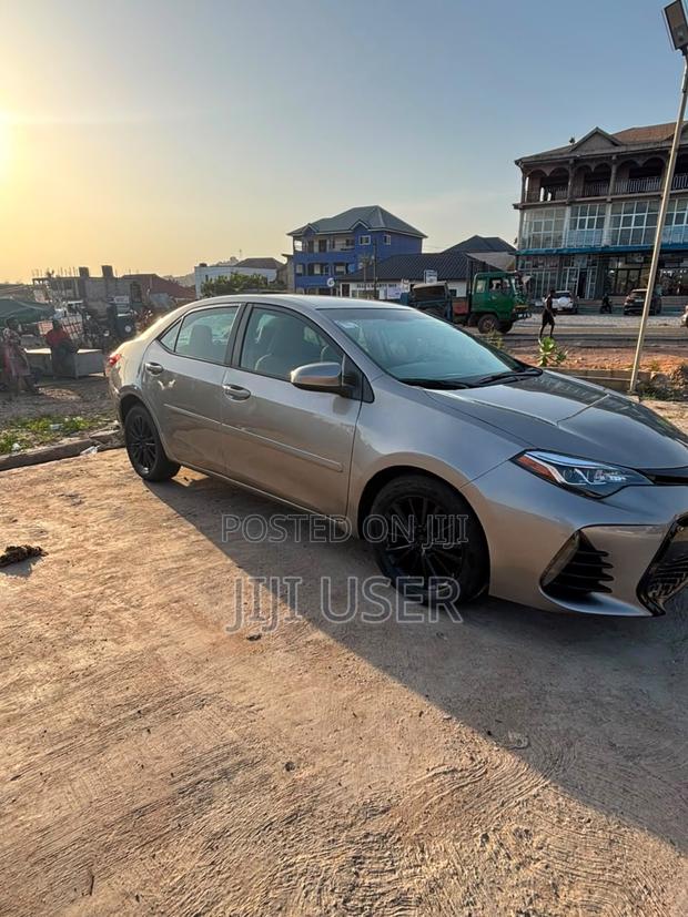 Toyota Corolla 2015 Brown