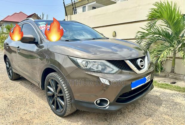 Nissan Qashqai 2015 Brown