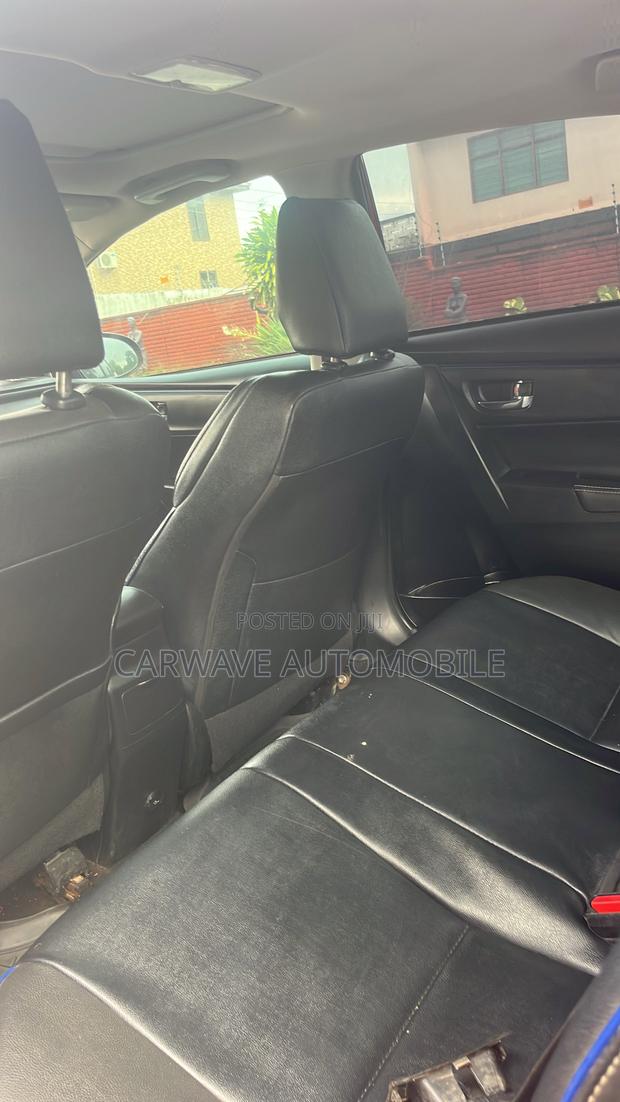Toyota Corolla XSE 4dr Sedan (1.8L 4cyl CVT) 2017 Red