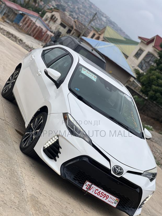 Toyota Corolla SE Special Edition 4dr Sedan (1.8L 4cyl CVT) 2017 White