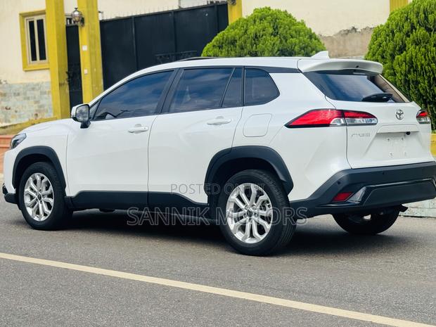 Toyota Corolla Cross XLE AWD 2023 White