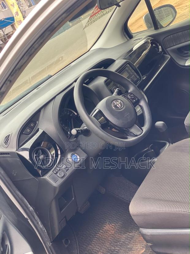 Toyota Vitz 1.5 FWD Hybrid 5dr 2017 Silver