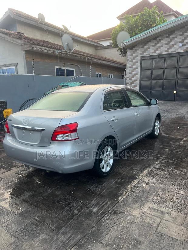 Toyota Belta 2011 Gray