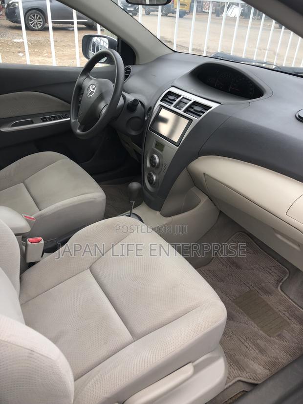 Toyota Belta 2011 Gray