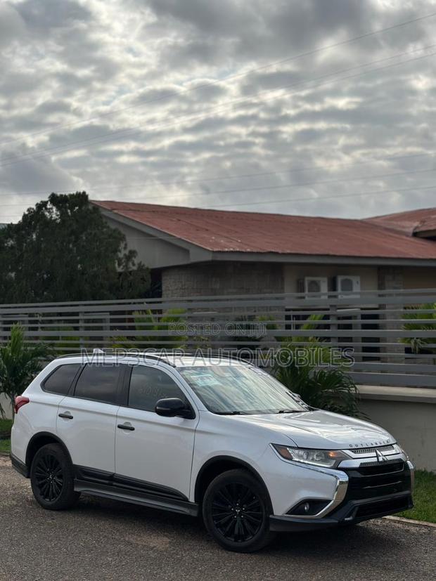 Mitsubishi Outlander 2020 White