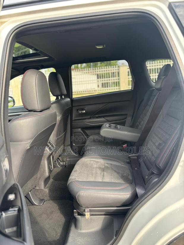 Mitsubishi Outlander 2020 White
