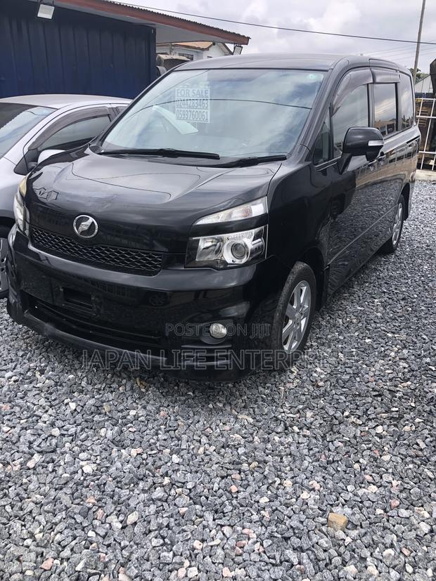 Toyota Voxy 2010 Black