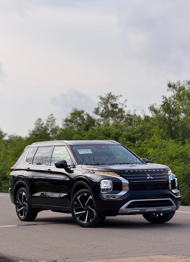 Mitsubishi Outlander 2023 Black