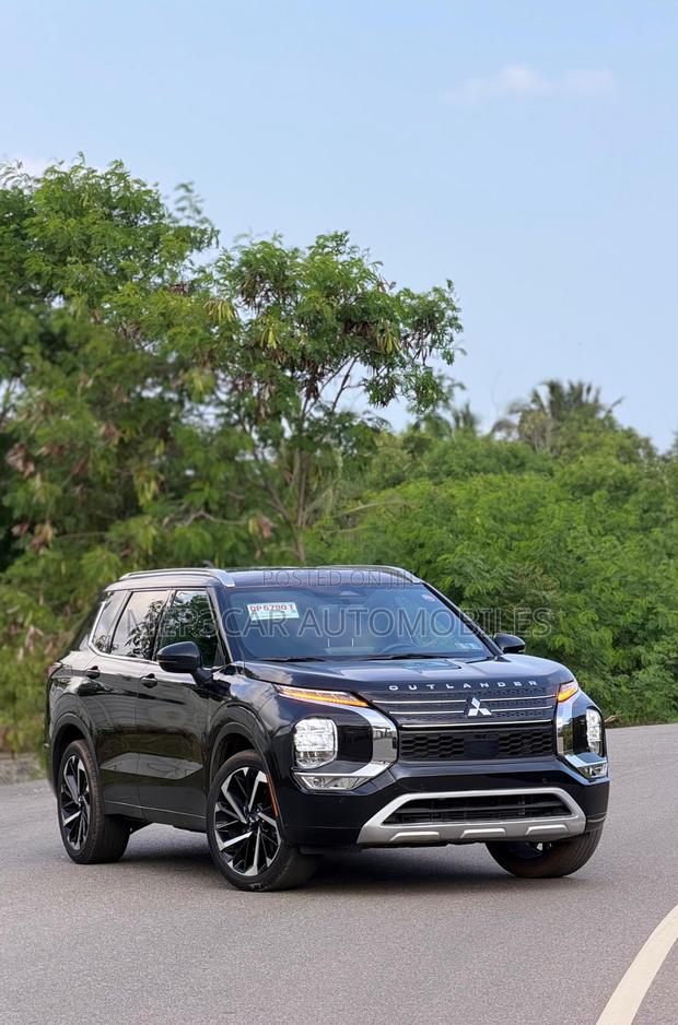Mitsubishi Outlander 2023 Black