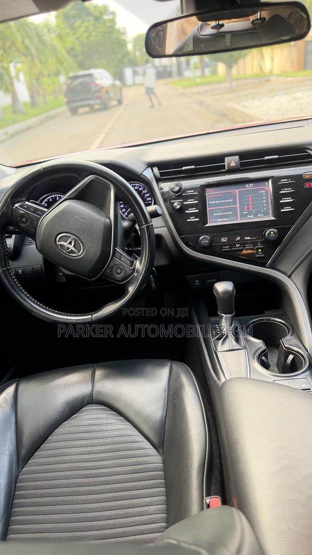 Toyota Camry SE (2.5L 4cyl 8A) 2019 Red