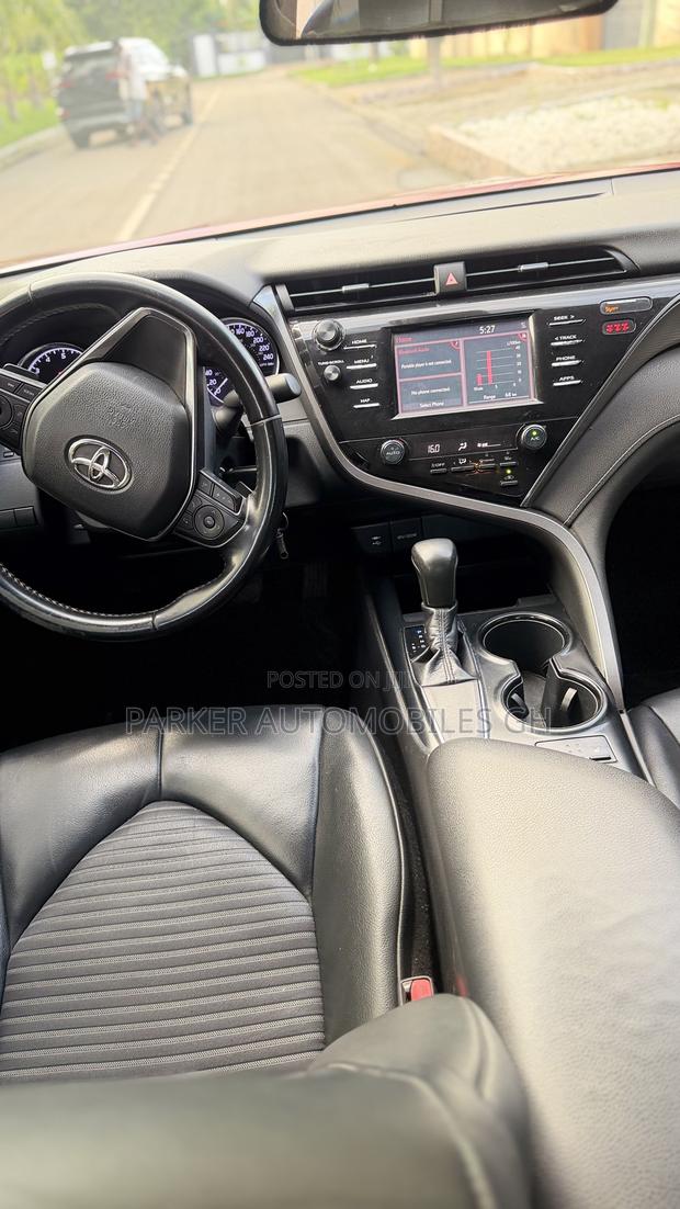 Toyota Camry SE (2.5L 4cyl 8A) 2019 Red