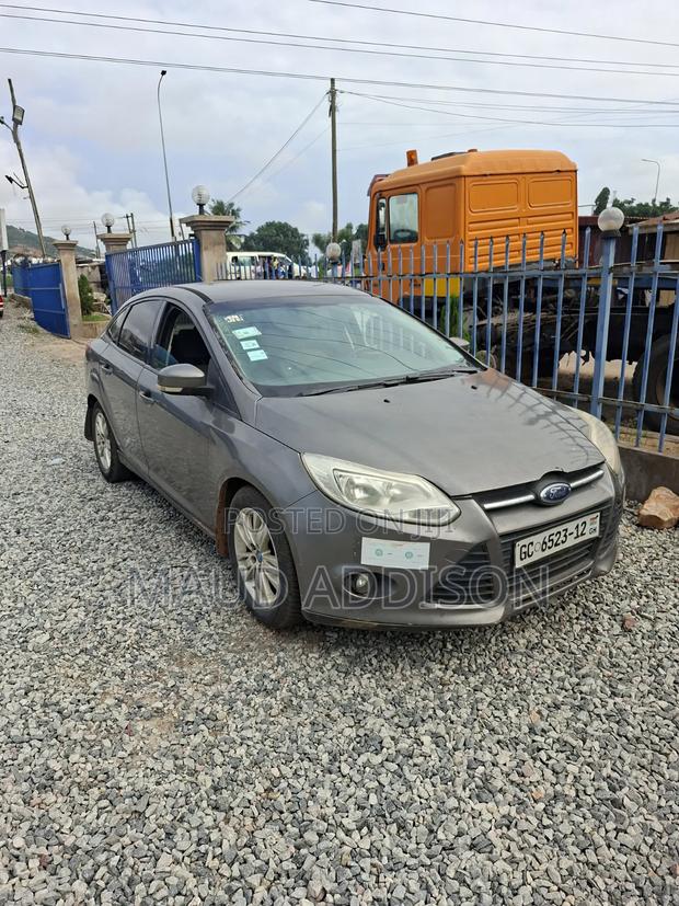 Ford Focus 2010 Gray