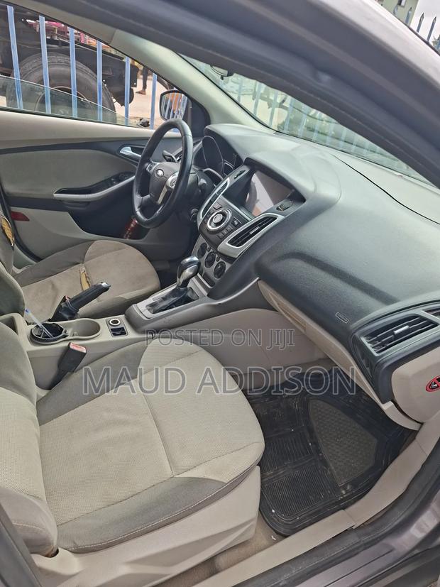 Ford Focus 2010 Gray