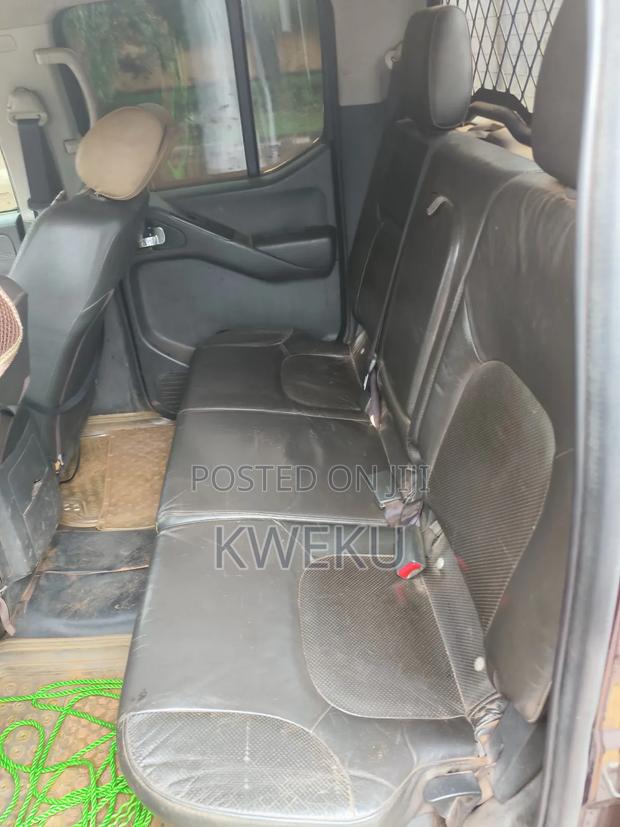 Nissan Navara 2.5 dCi Automatic 2009 Beige