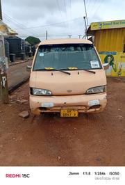 Hyundai H200 1999 Yellow for sale