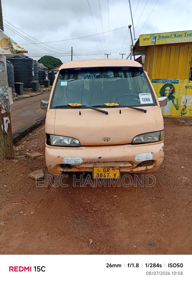 Hyundai H200 1999 Yellow