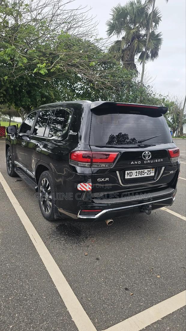 Toyota Land Cruiser 2023 Black