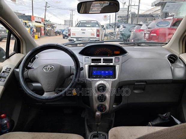 Toyota Vitz 1.0 FWD 5dr 2006 Blue