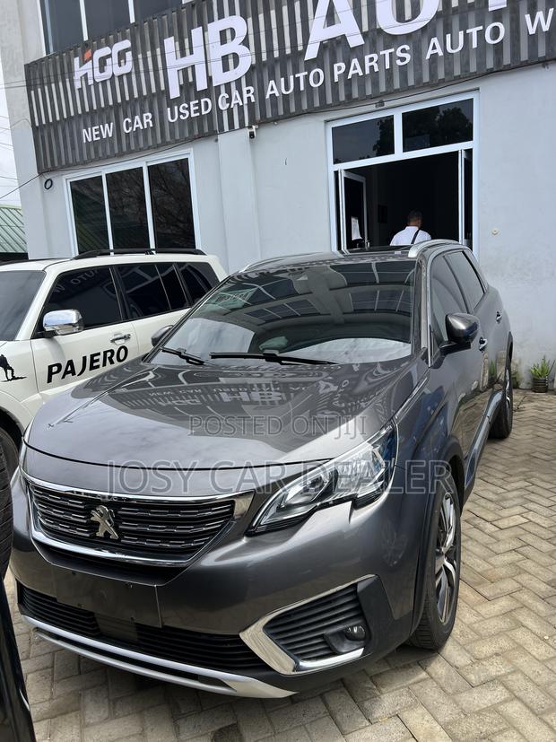 Peugeot 5008 1.6 BlueHDi 100 2018 Gray