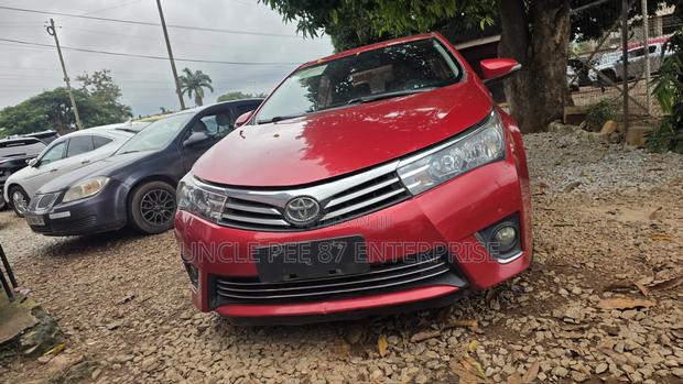Toyota Corolla 2016 Red