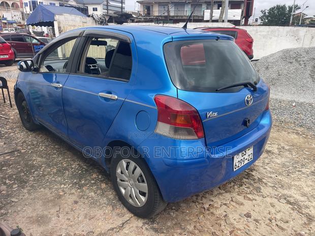 Toyota Vitz 1.5 FWD 5dr 2010 Blue