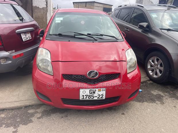 Toyota Vitz 1.3 FWD 5dr 2010 Red