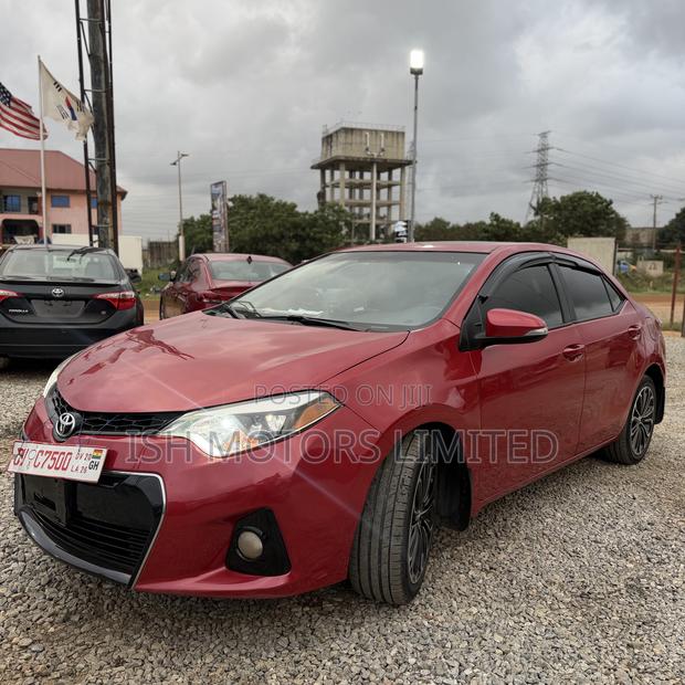 Toyota Corolla S Premium 4dr Sedan (1.8L 4cyl CVT) 2016 Red