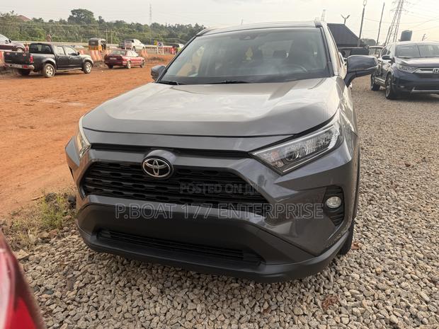 Toyota RAV4 2019 Gray