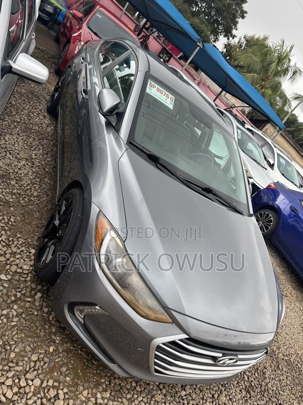 Hyundai Elantra 2017 Gray