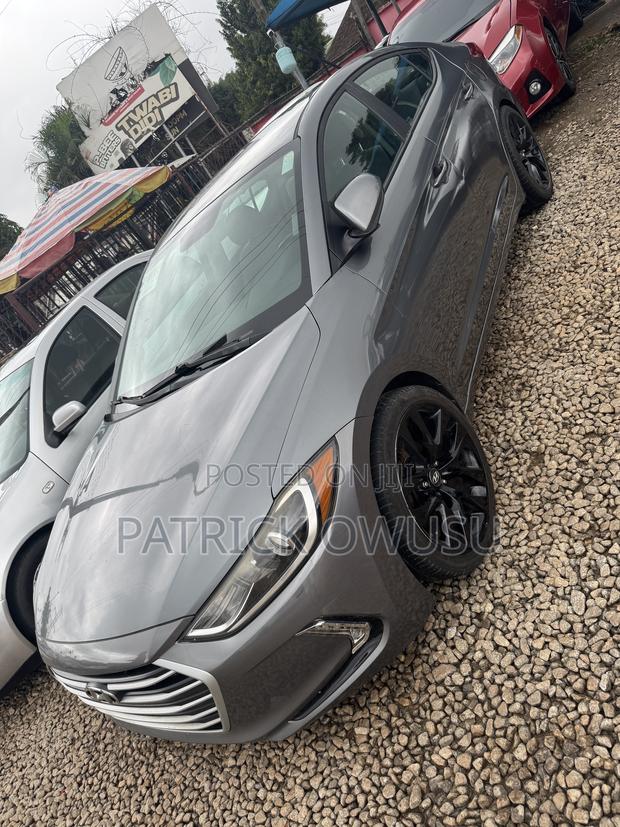 Hyundai Elantra 2017 Gray