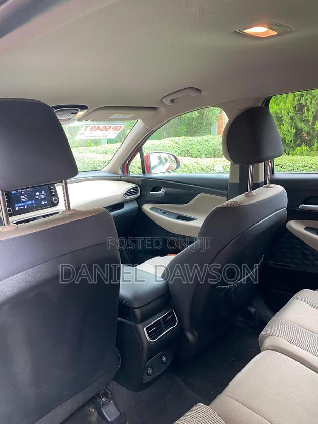 Hyundai Santa Fe SE 2021 Red